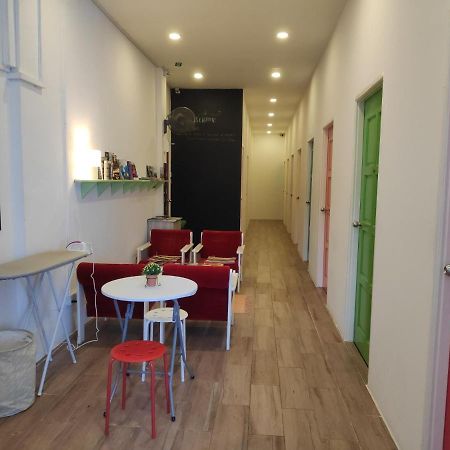 Ez Lodgings Kampong Gadong Eksteriør bilde