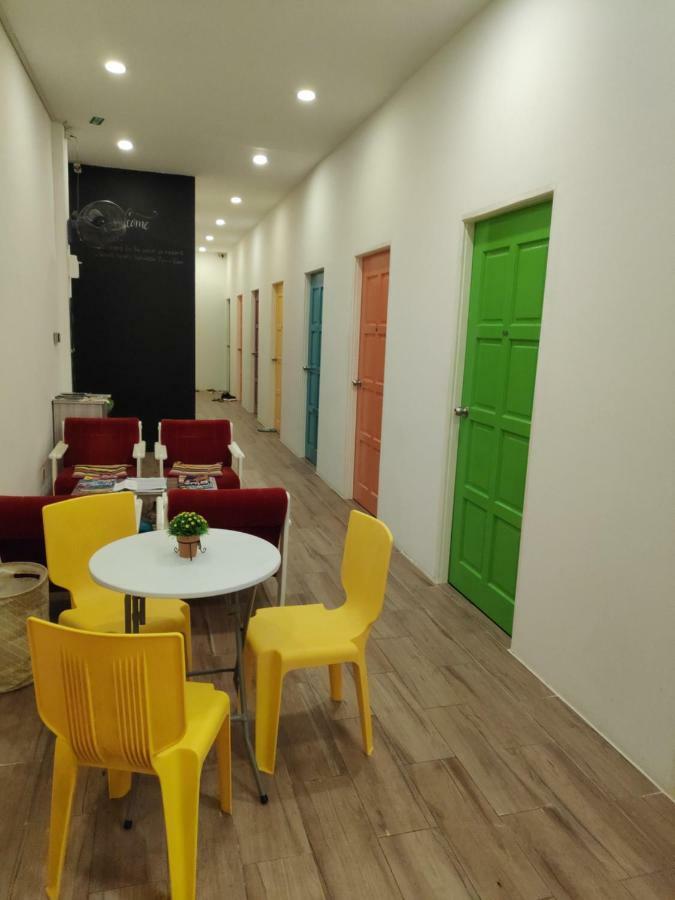 Ez Lodgings Kampong Gadong Eksteriør bilde