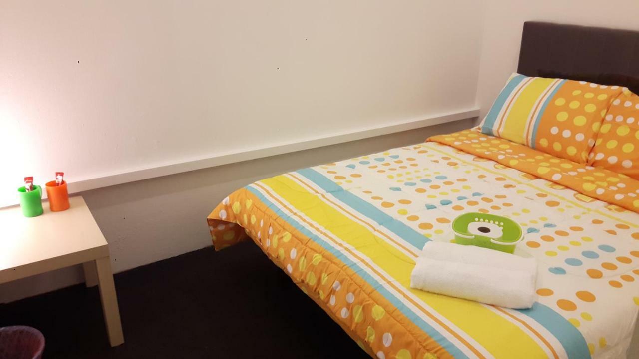 Ez Lodgings Kampong Gadong Eksteriør bilde